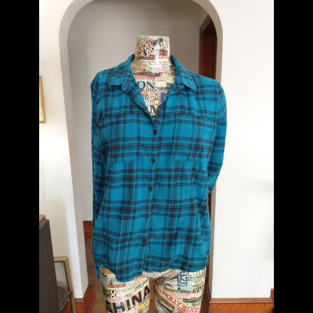 VOLCOM Blue Flannel size Medium